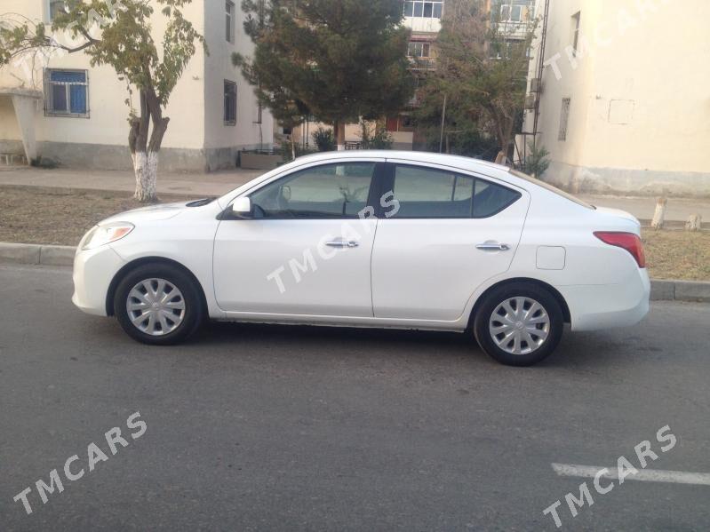 Nissan Versa 2012 - 100 000 TMT - Türkmenabat - img 6