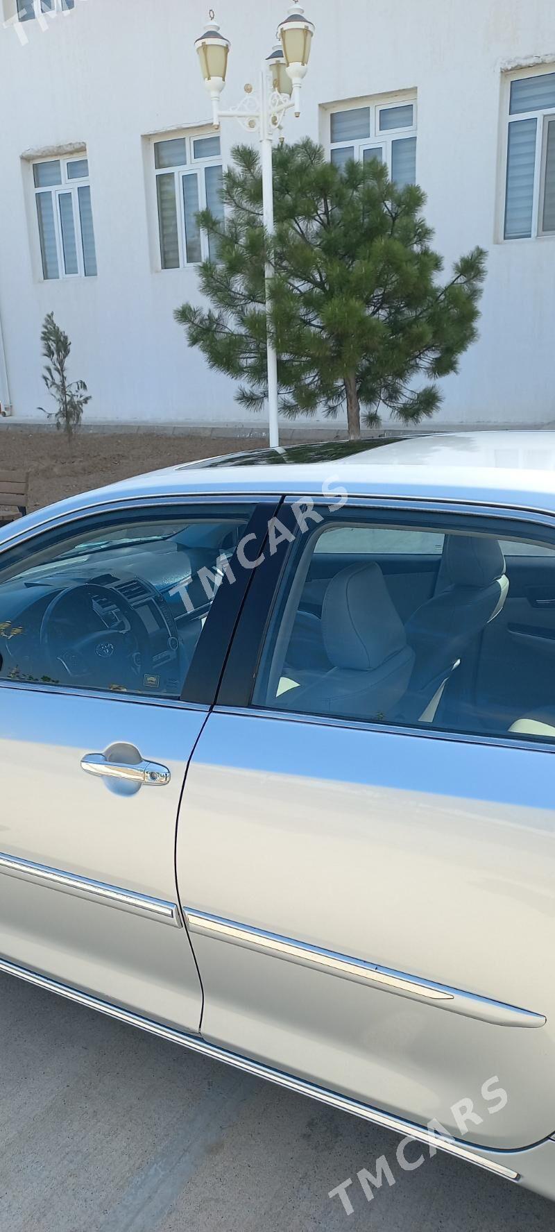 Toyota Camry 2012 - 250 000 TMT - Ak bugdaý etraby - img 3