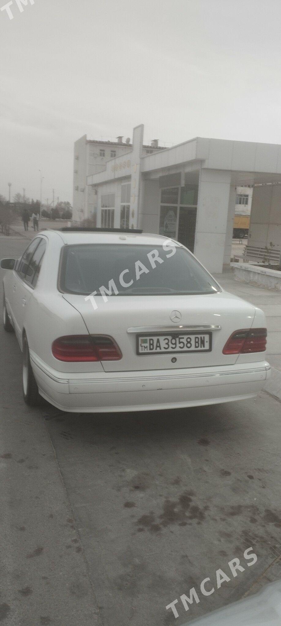 Mercedes-Benz E320 2001 - 100 000 TMT - Balkanabat - img 2