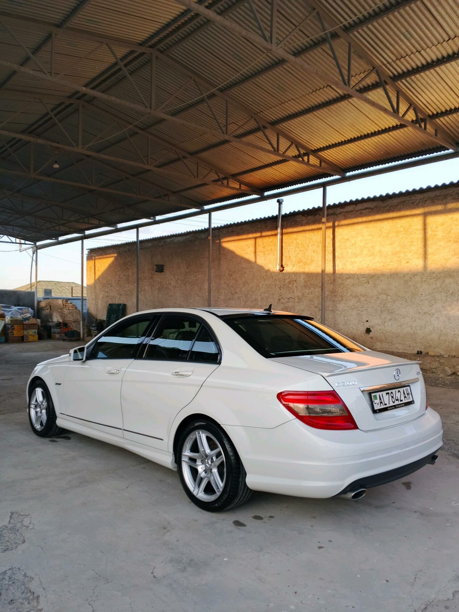 Mercedes-Benz C300 2010 - 260 000 TMT - Änew - img 4