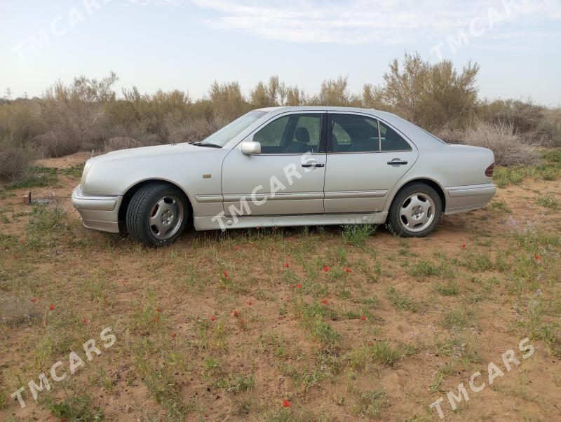 Mercedes-Benz E320 1997 - 90 000 TMT - Байрамали - img 7