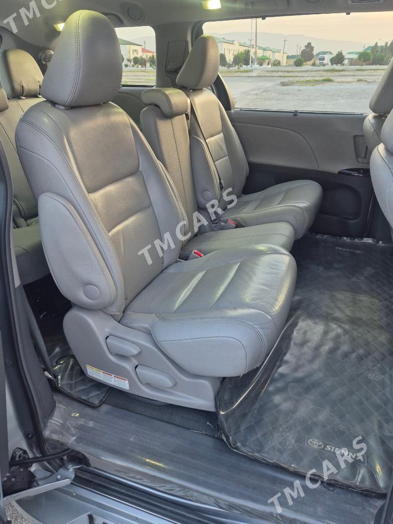 Toyota Sienna 2015 - 328 000 TMT - Гызыларбат - img 3