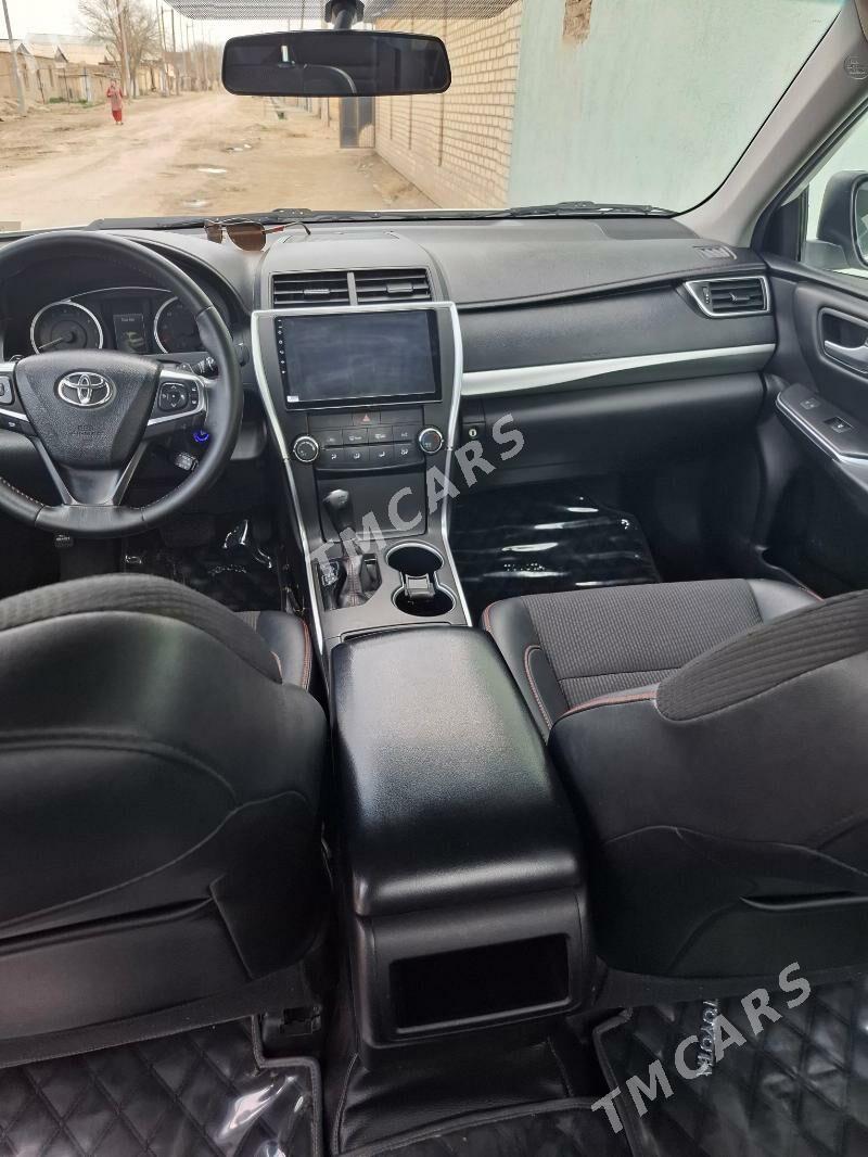 Toyota Camry 2017 - 250 000 TMT - Сакарчага - img 4