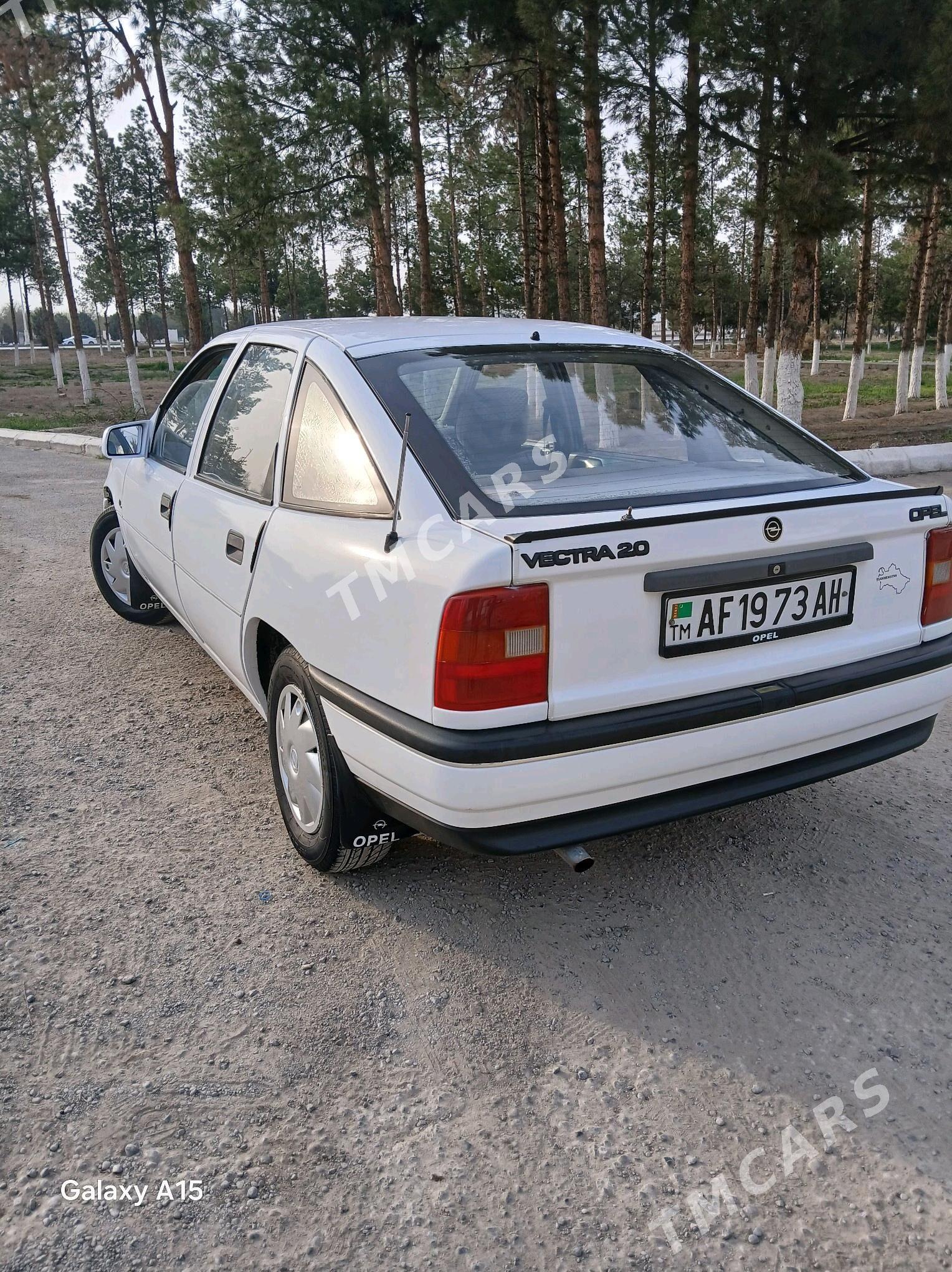 Opel Vectra 1989 - 36 000 TMT - Bedew - img 3