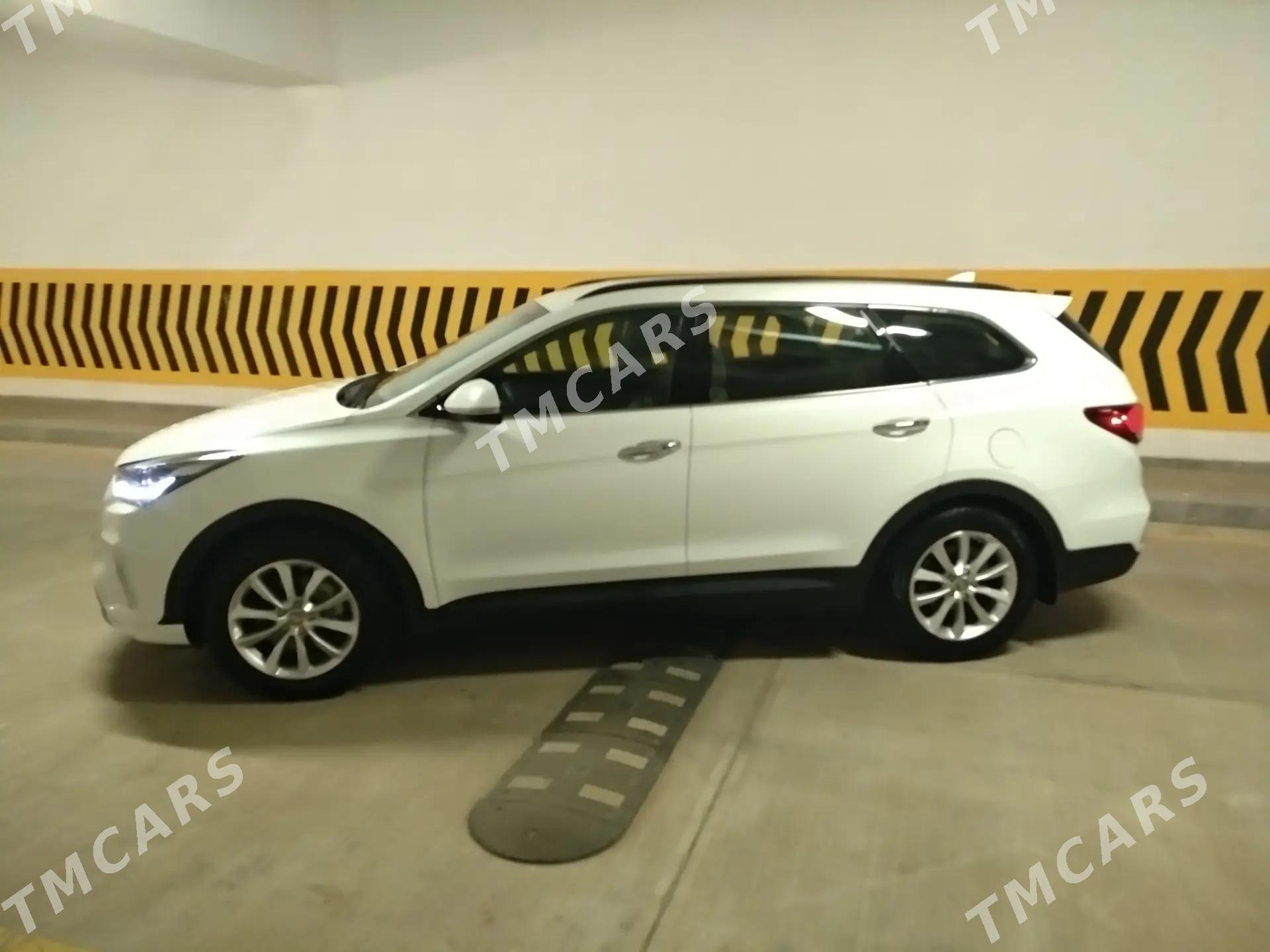 Hyundai Santa Fe 2017 - 300 000 TMT - Kim raýon - img 4