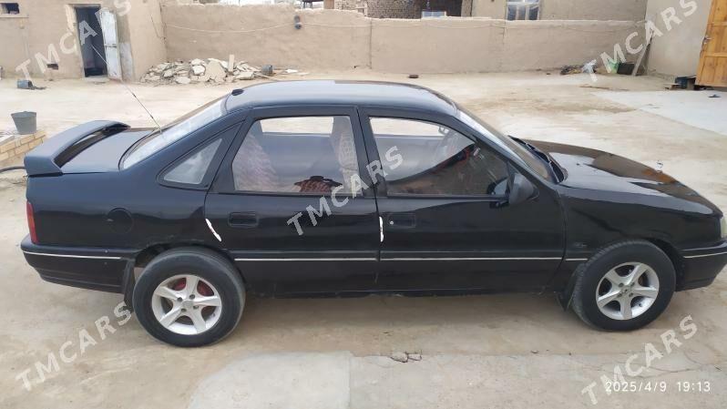 Opel Vectra 1992 - 25 000 TMT - Darganata - img 3