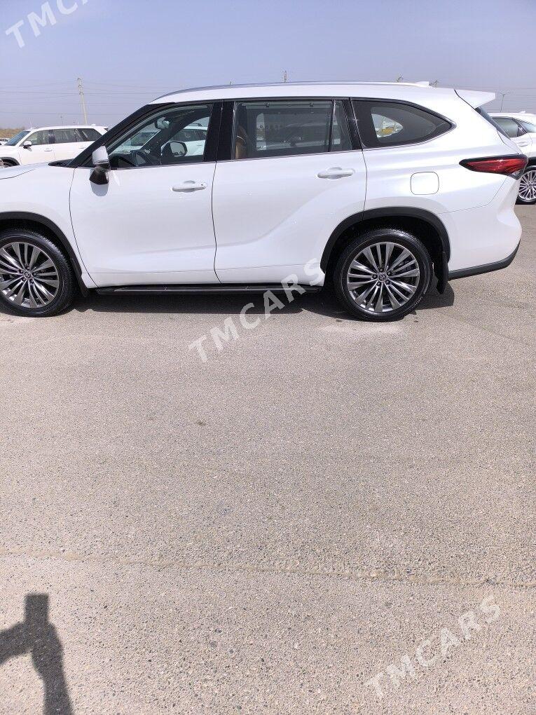 Toyota Highlander 2022 - 1 085 000 TMT - Ашхабад - img 5