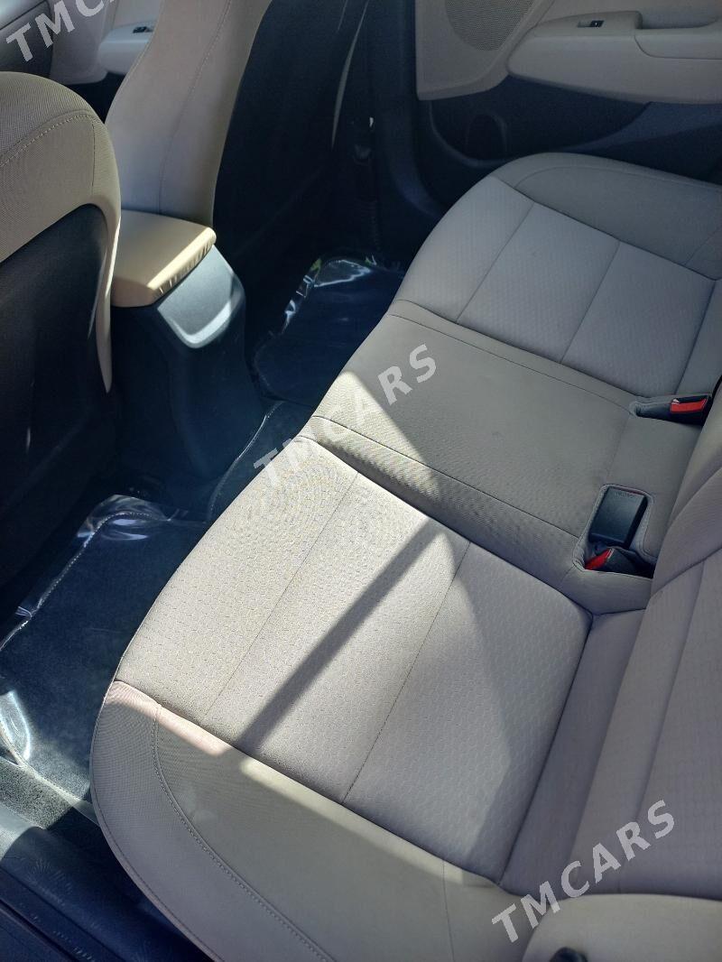 Hyundai Elantra 2019 - 230 000 TMT - 9 mkr - img 4