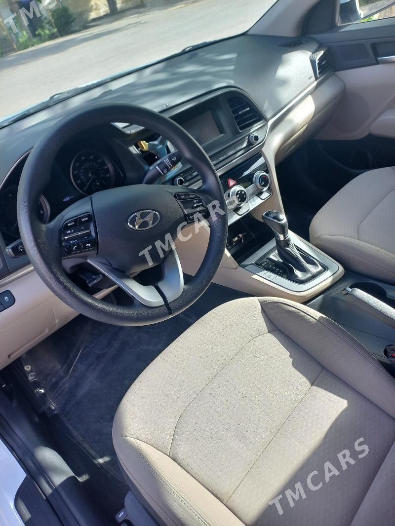 Hyundai Elantra 2019 - 230 000 TMT - 9 mkr - img 3