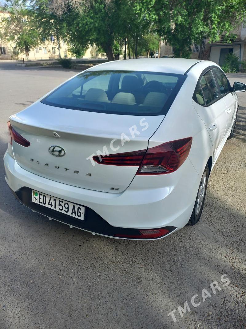 Hyundai Elantra 2019 - 230 000 TMT - 9 mkr - img 2