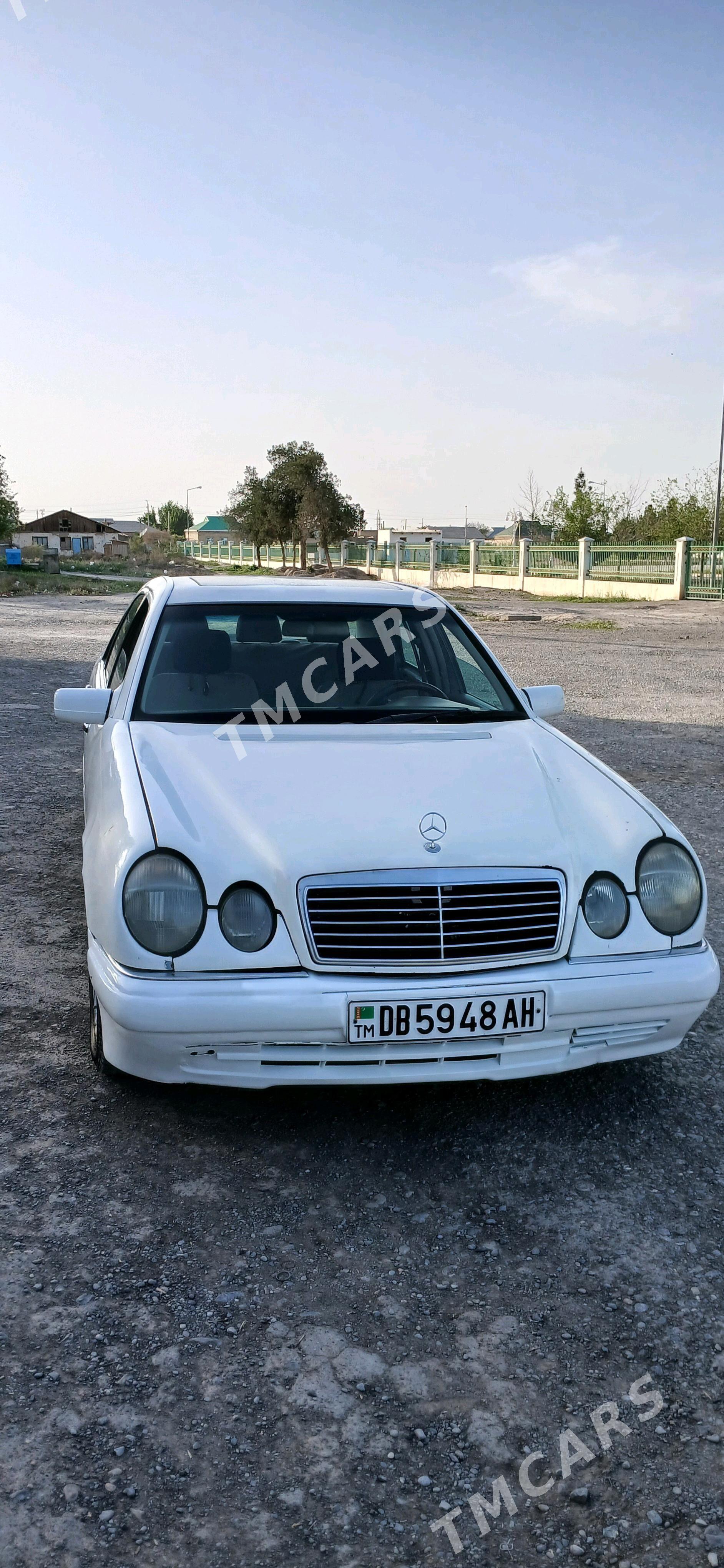 Mercedes-Benz W212 1999 - 70 000 TMT - Kaka - img 4