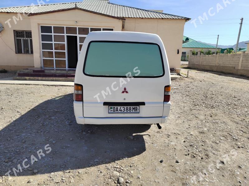 Toyota Hiace 2008 - 75 000 TMT - Türkmenbaşy - img 6