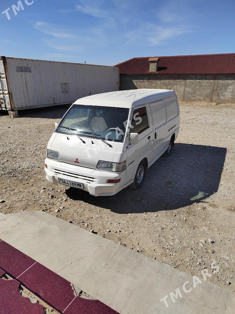 Toyota Hiace 2008 - 75 000 TMT - Türkmenbaşy - img 7