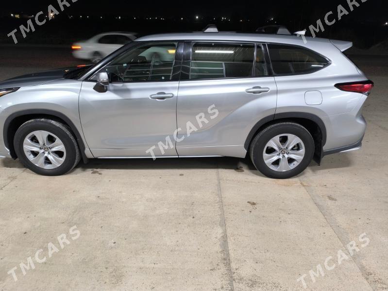 Toyota Highlander 2021 - 480 000 TMT - Мары - img 5