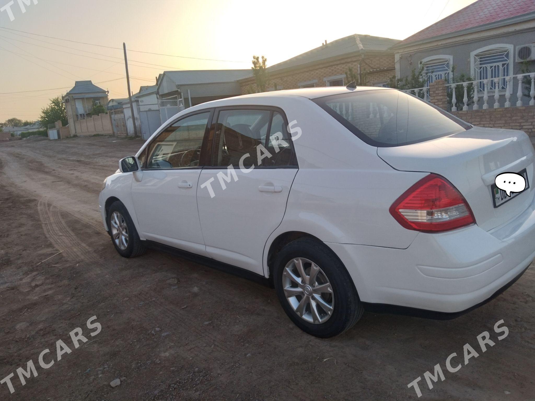 Nissan Versa 2009 - 105 000 TMT - Mary - img 2