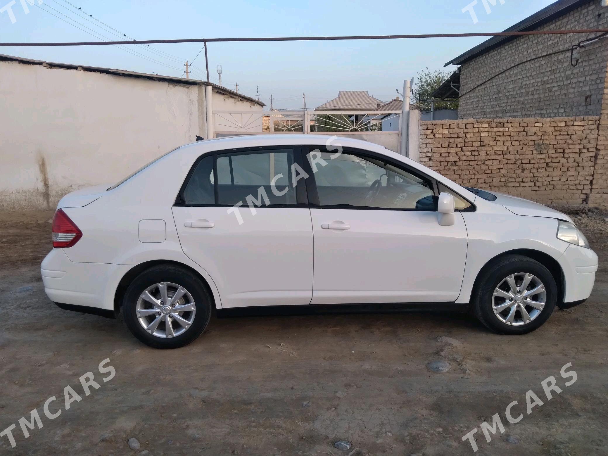 Nissan Versa 2009 - 105 000 TMT - Mary - img 8
