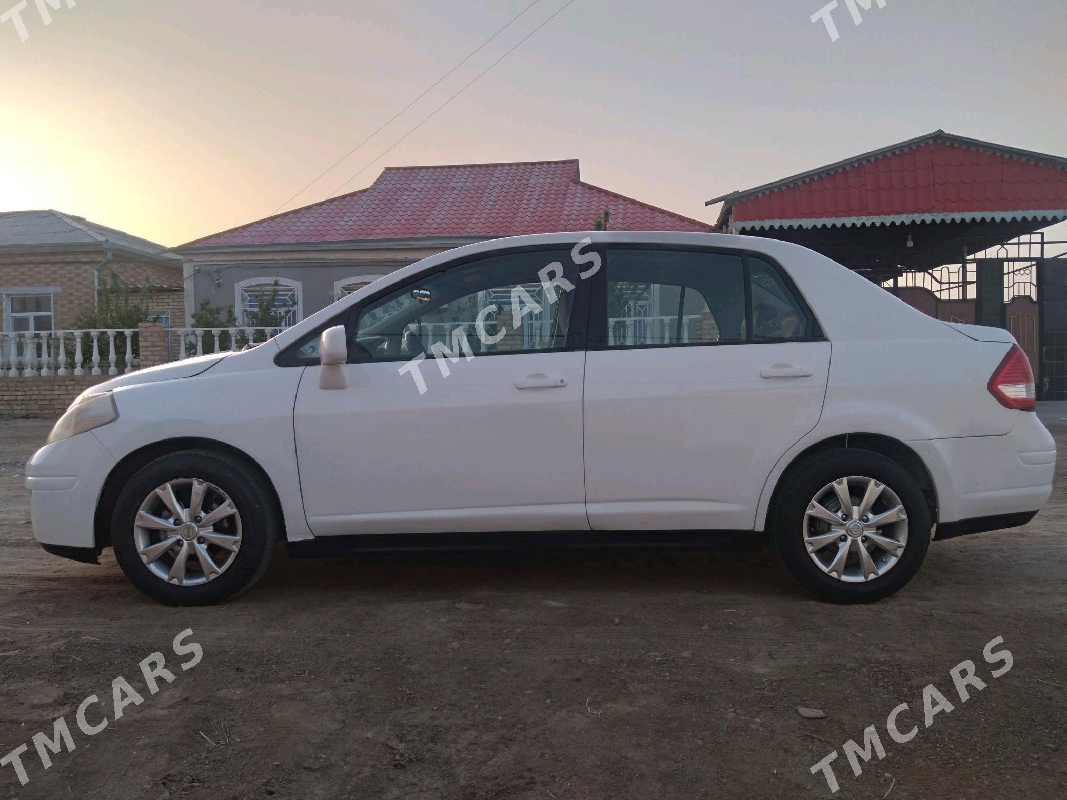 Nissan Versa 2009 - 105 000 TMT - Mary - img 6