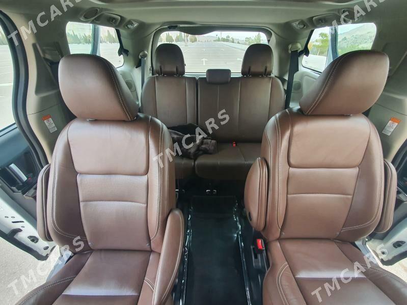 Toyota Sienna 2018 - 700 000 TMT - Aşgabat - img 8