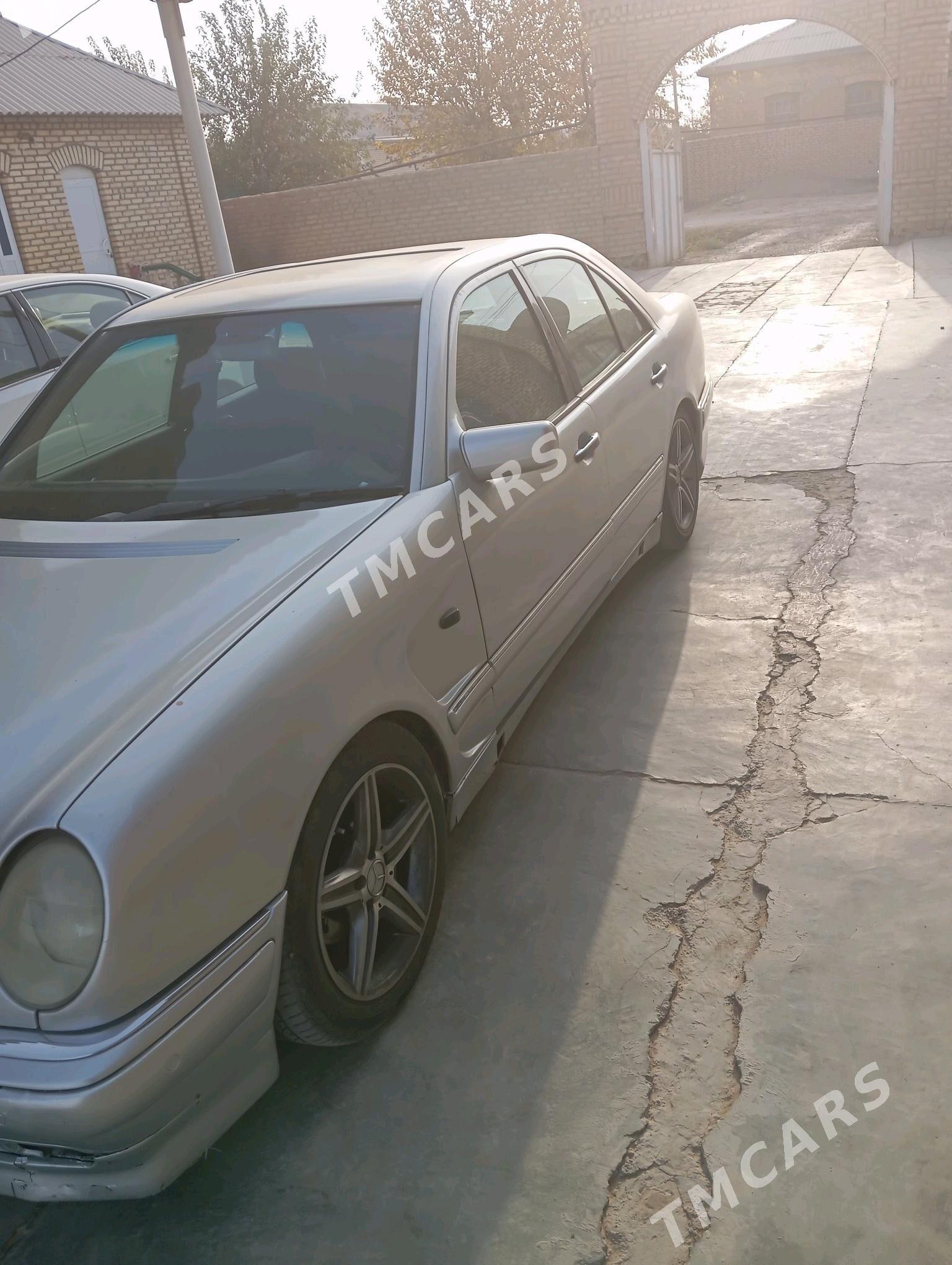 Mercedes-Benz E320 1997 - 70 000 TMT - Mary - img 3