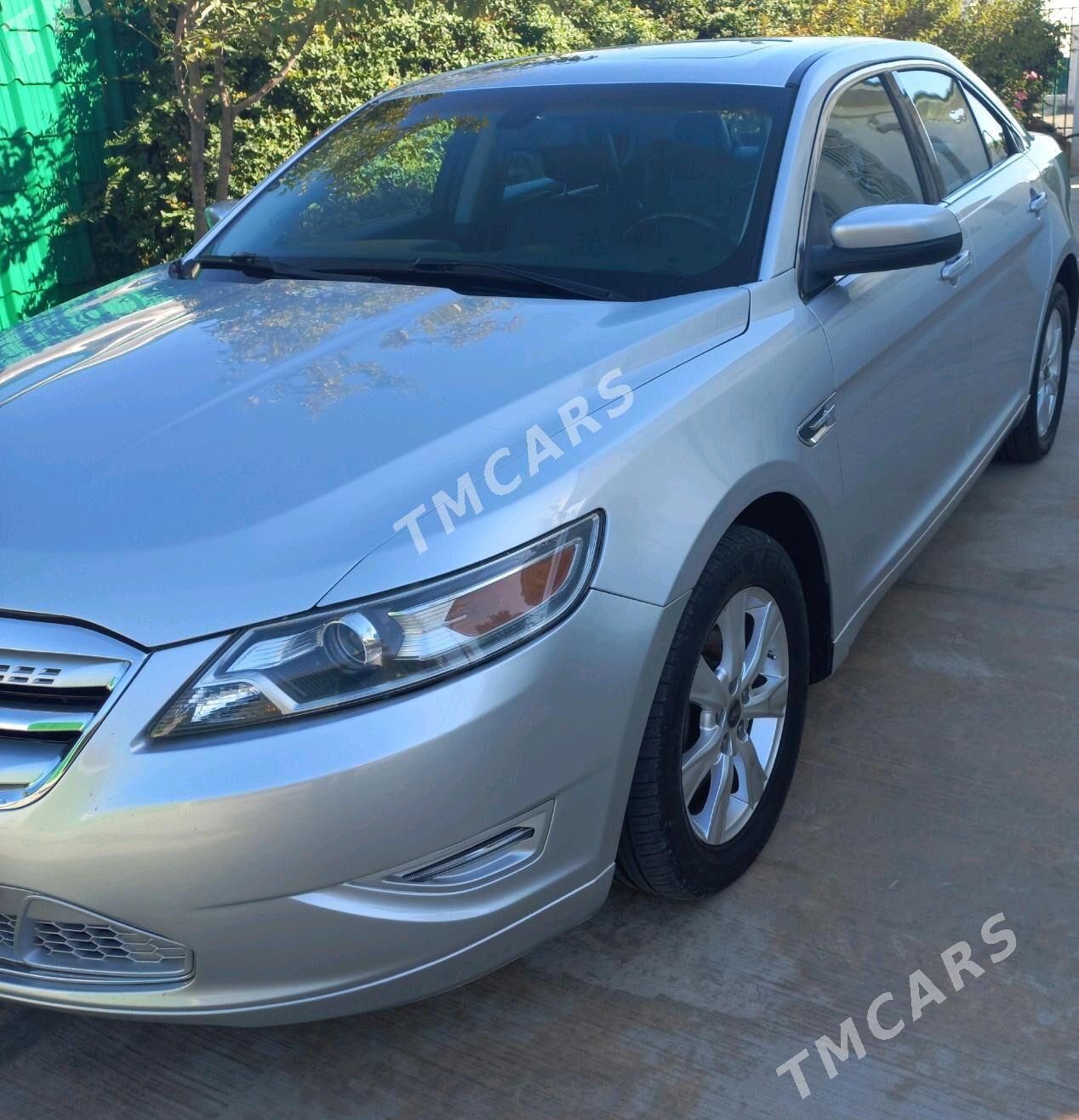 Ford Taurus 2010 - 160 000 TMT - Arçabil şaýoly - img 5