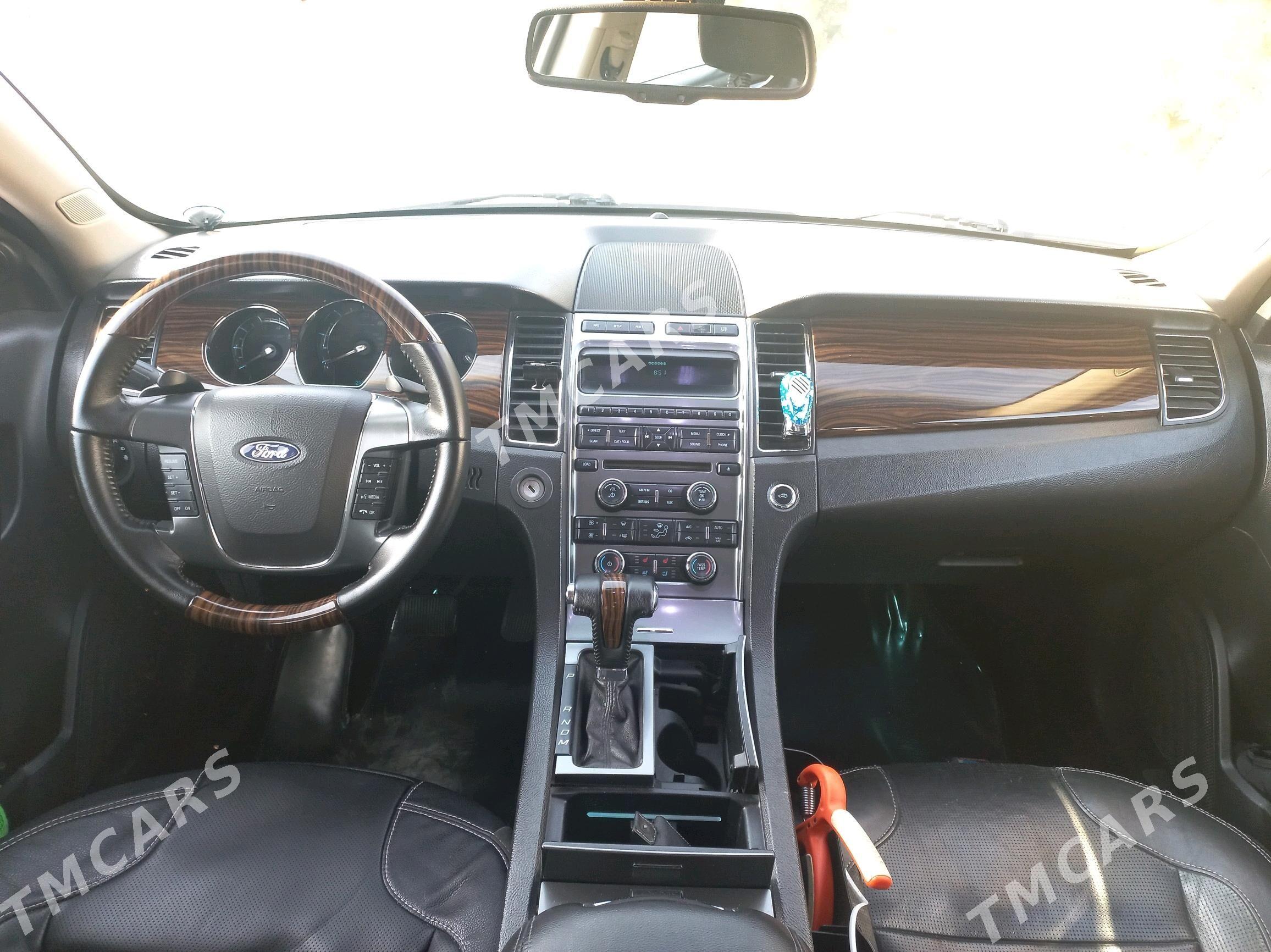 Ford Taurus 2010 - 160 000 TMT - Arçabil şaýoly - img 2