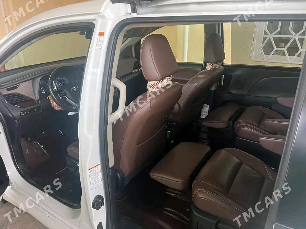Toyota Sienna 2020 - 680 000 TMT - Бекреве - img 3