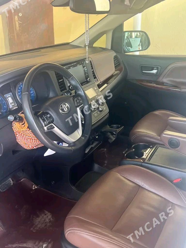 Toyota Sienna 2020 - 680 000 TMT - Бекреве - img 8