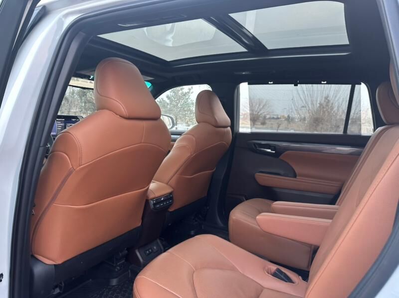 Toyota Highlander 2021 - 660 000 TMT - Aşgabat - img 4