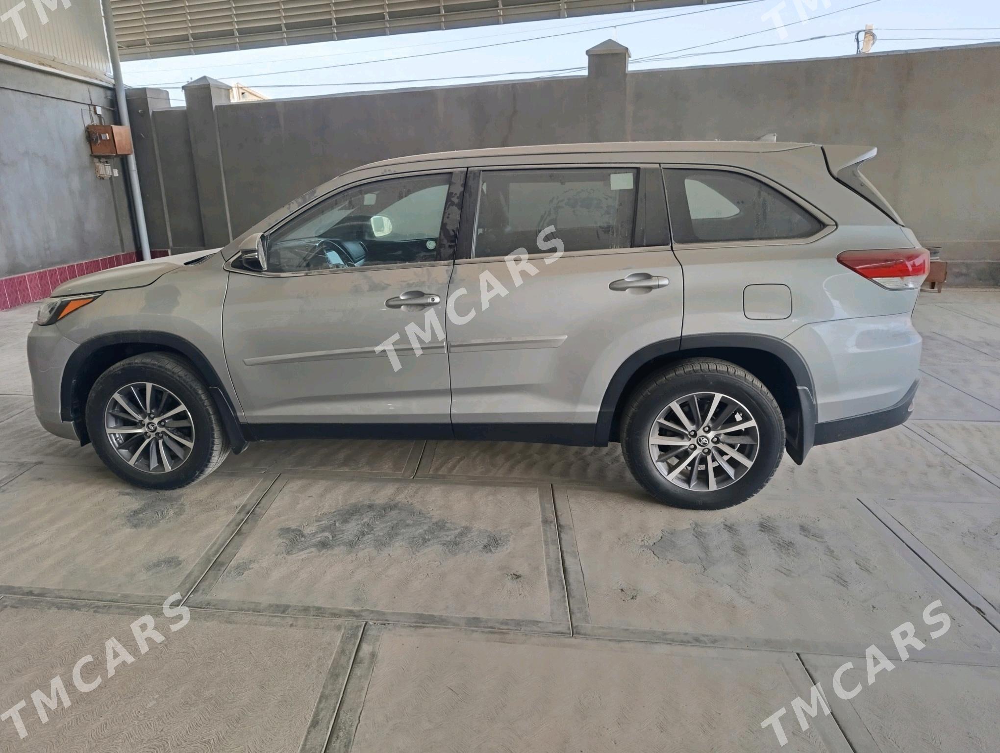 Toyota Highlander 2019 - 460 000 TMT - Мары - img 4