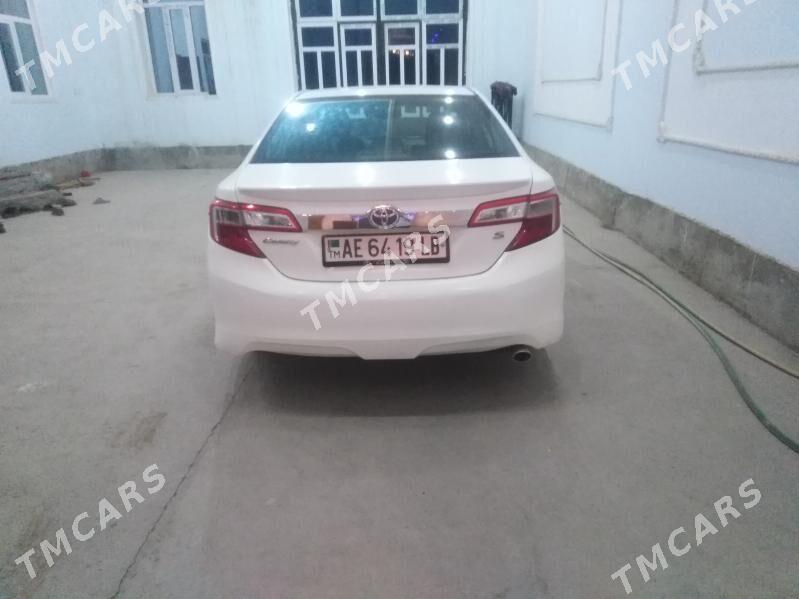 Toyota Camry 2012 - 200 000 TMT - Фарап - img 3