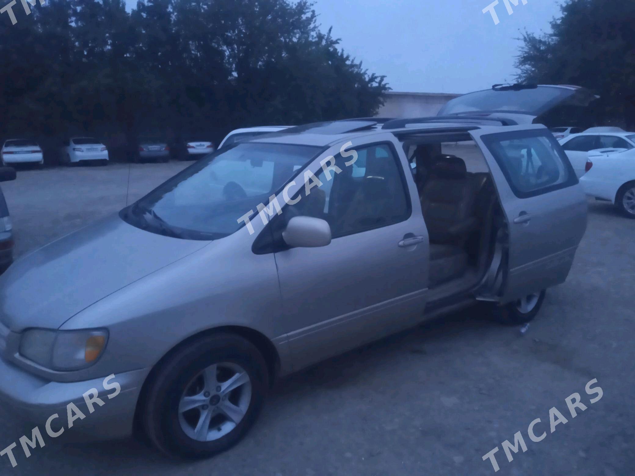 Toyota Sienna 2001 - 145 000 TMT - Tejen - img 4