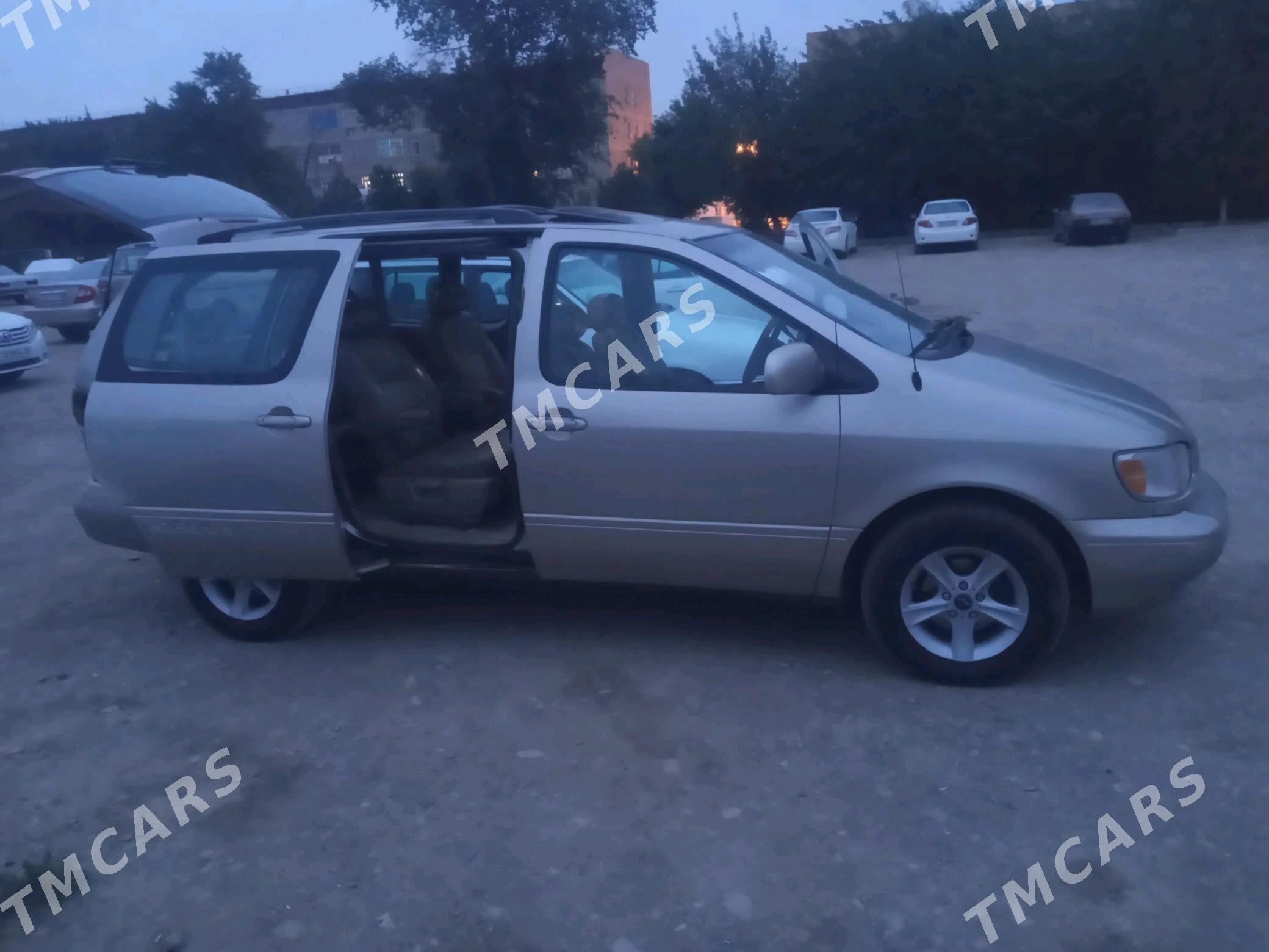 Toyota Sienna 2001 - 145 000 TMT - Tejen - img 3
