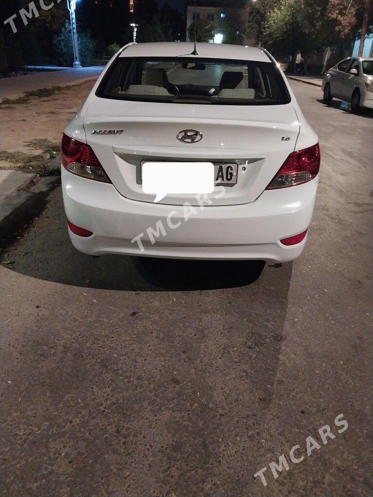 Hyundai Accent 2013 - 140 000 TMT - 30 мкр - img 4