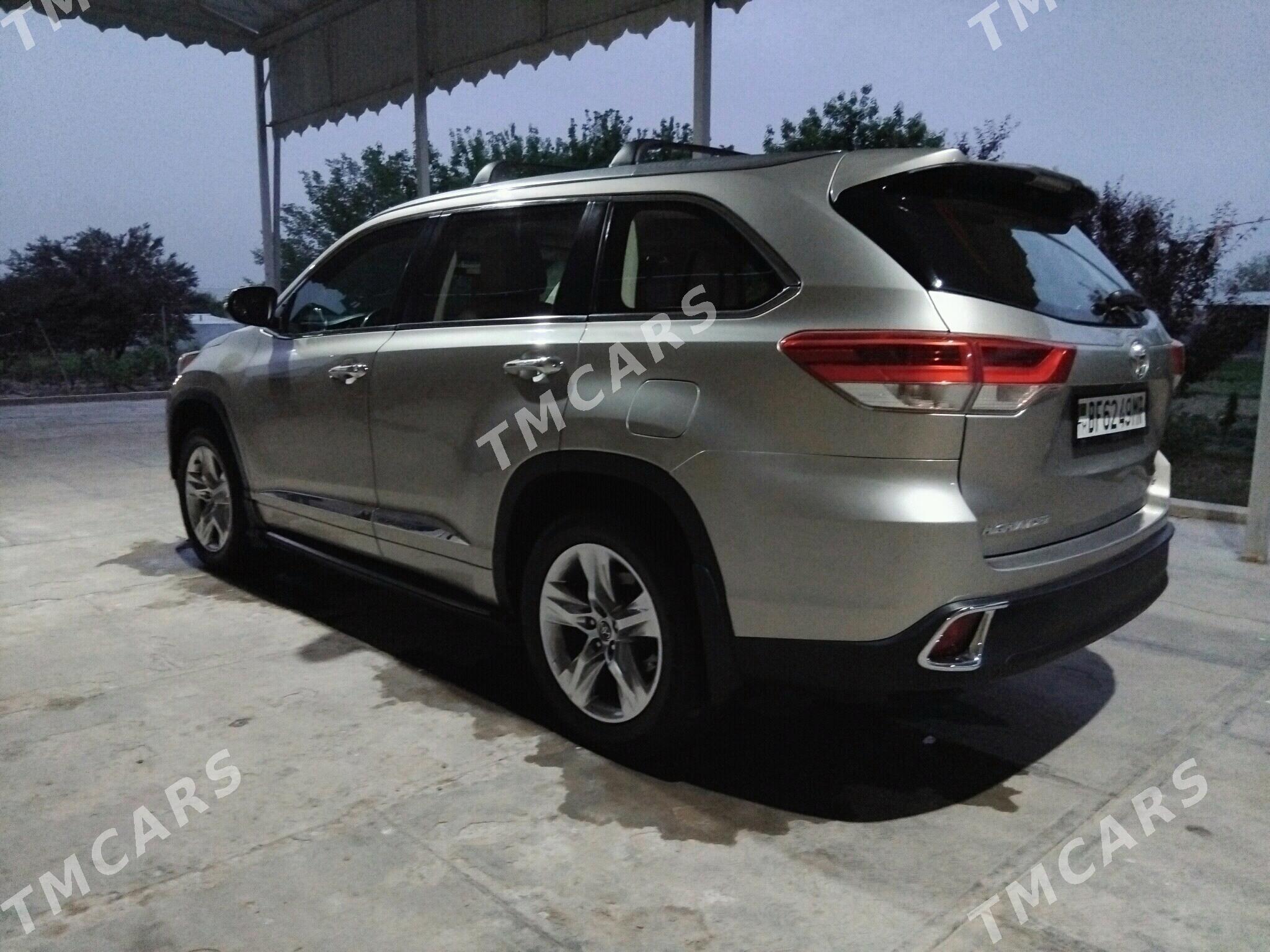 Toyota Highlander 2015 - 360 000 TMT - Sakarçäge - img 3