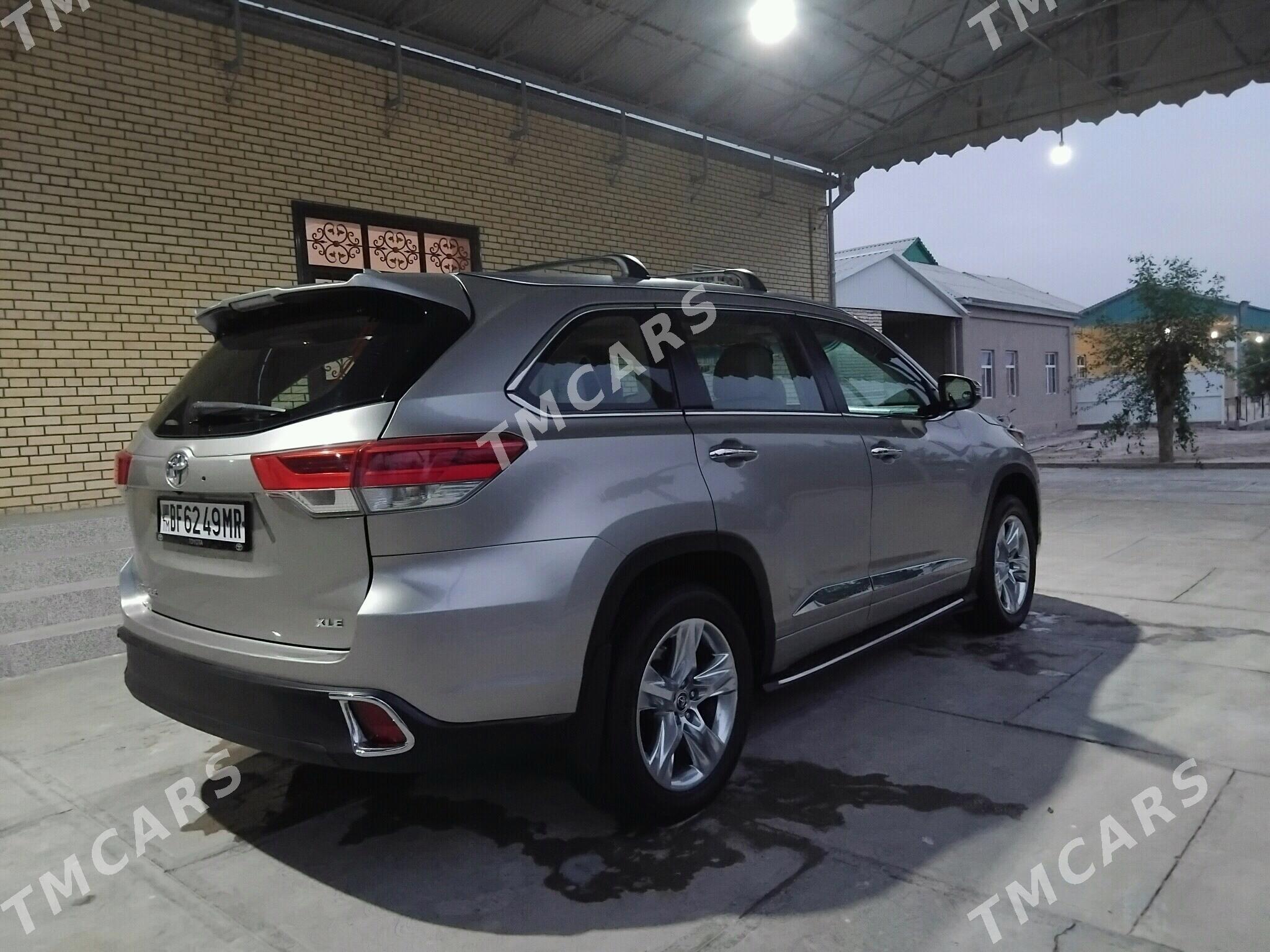 Toyota Highlander 2015 - 360 000 TMT - Sakarçäge - img 4