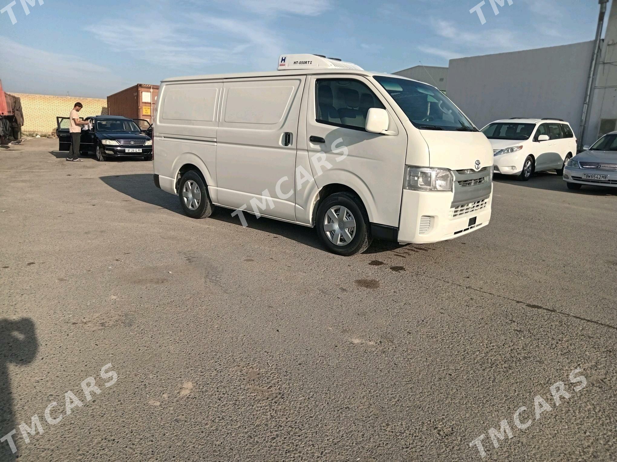 Toyota Hiace 2018 - 385 000 TMT - Mary - img 8
