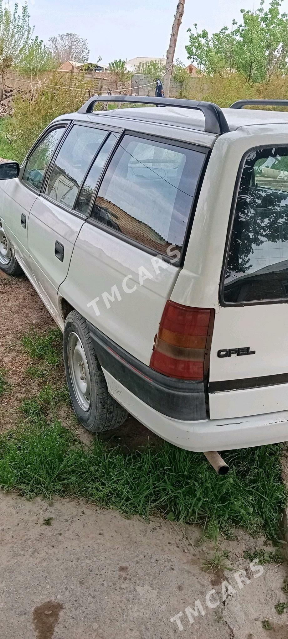Opel Astra 1996 - 25 000 TMT - Kaka - img 4