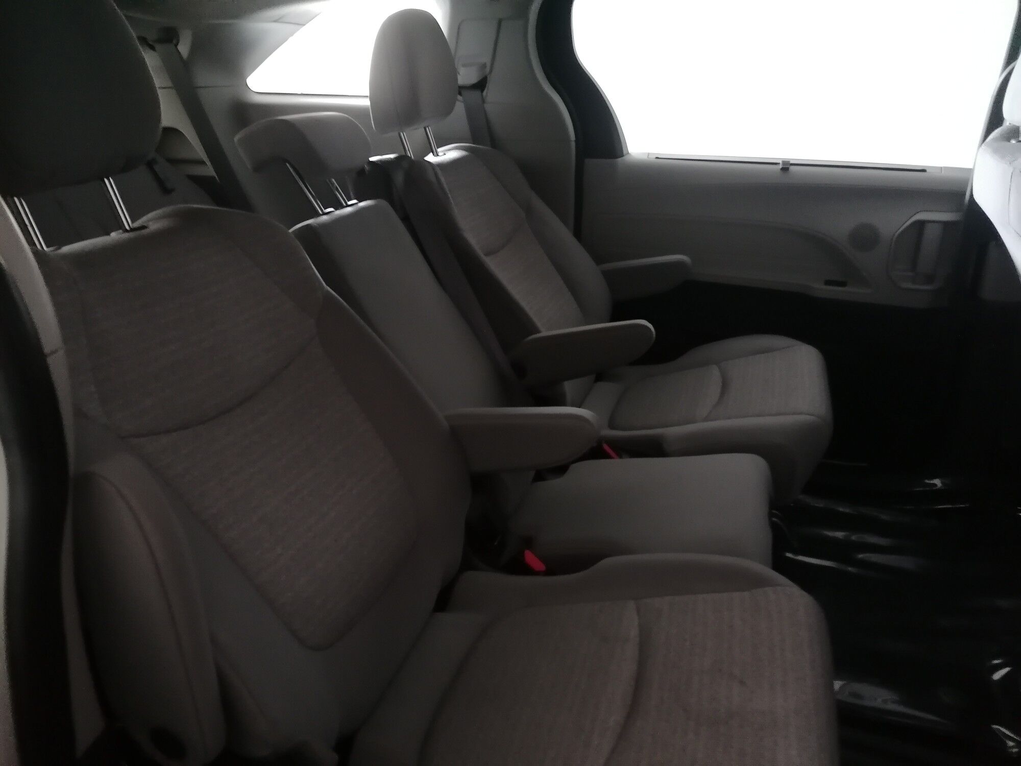 Toyota Sienna 2021 - 465 000 TMT - Türkmenbaşy - img 5