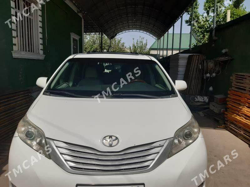 Toyota Sienna 2010 - 290 000 TMT - Çoganly - img 3