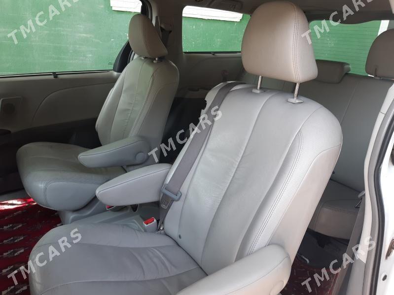 Toyota Sienna 2010 - 290 000 TMT - Çoganly - img 2