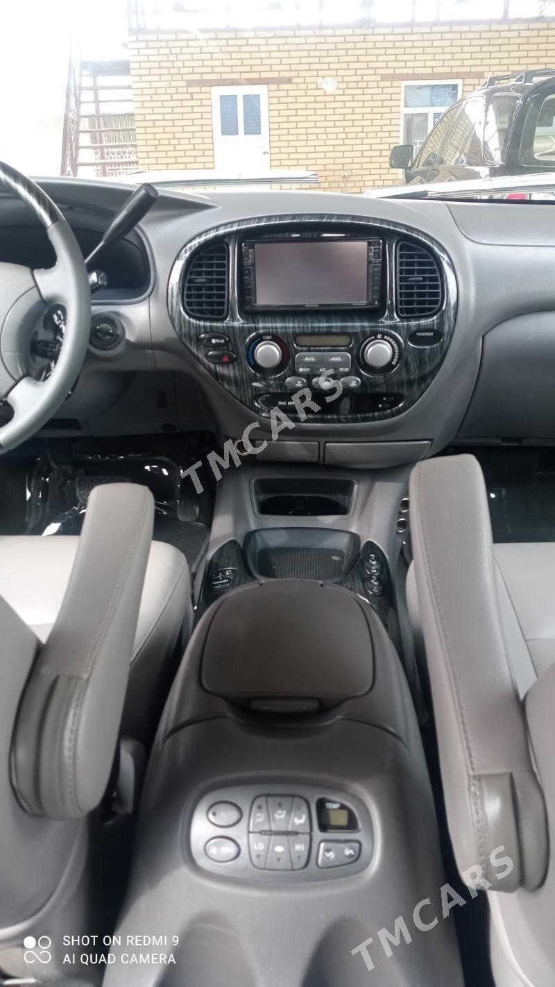 Toyota Sequoia 2004 - 270 000 TMT - Sakarçäge - img 3