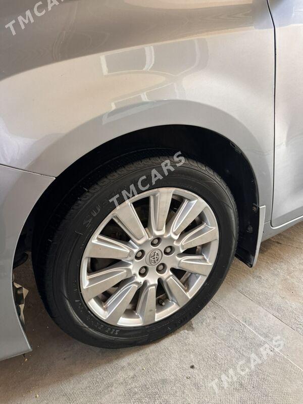 Toyota Sienna 2018 - 435 000 TMT - Байрамали - img 3