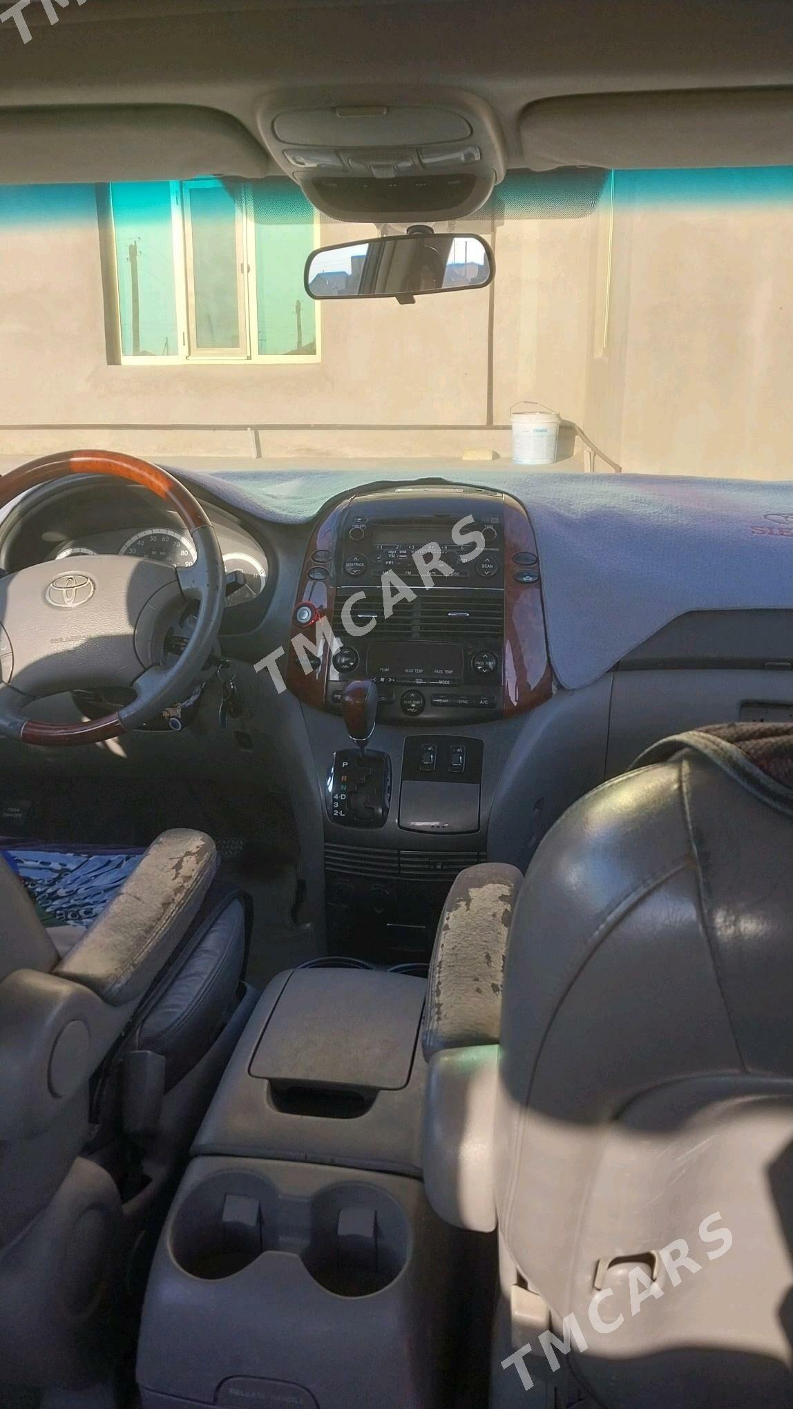 Toyota Sienna 2004 - 180 000 TMT - Эсенгулы - img 2