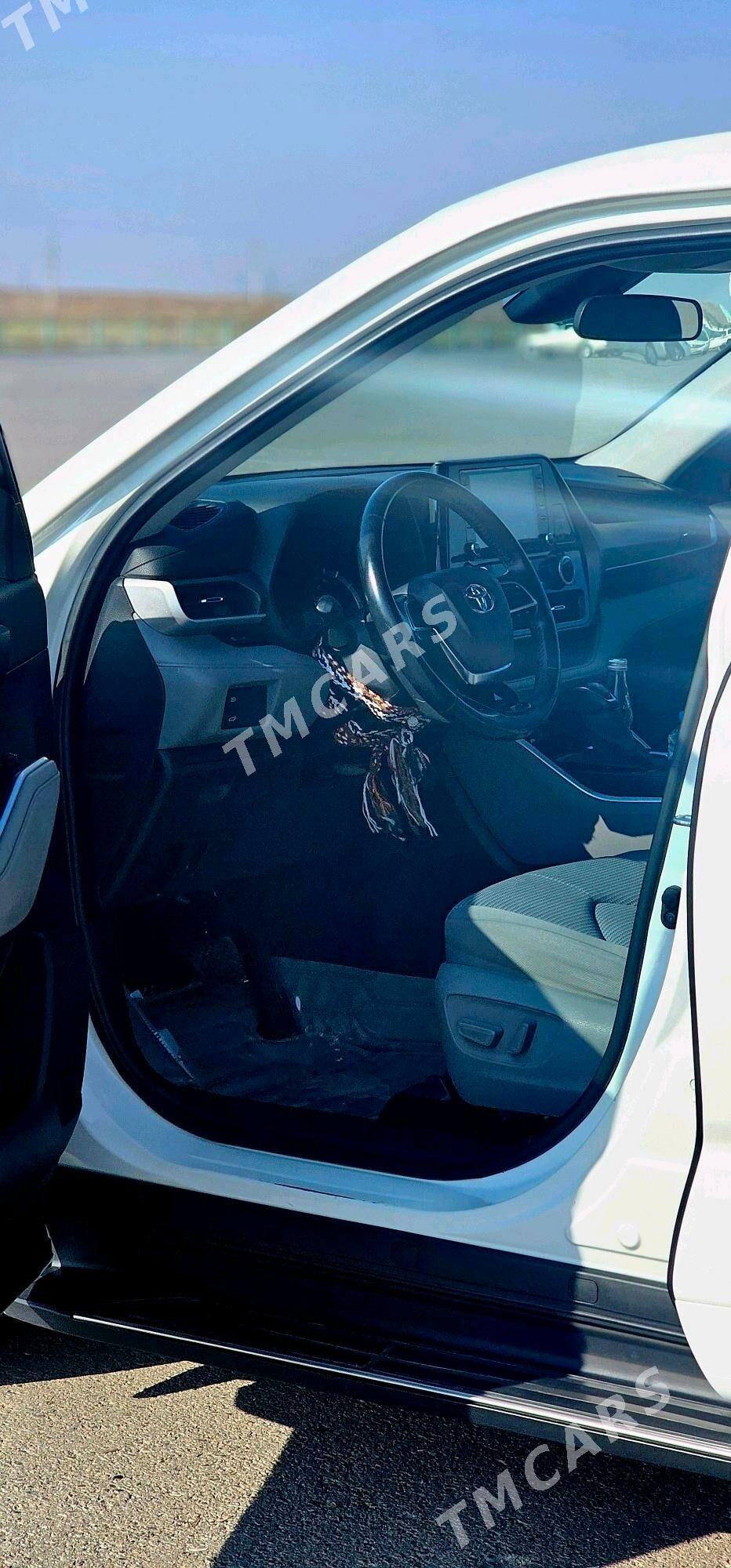 Toyota Highlander 2020 - 445 000 TMT - Ашхабад - img 8