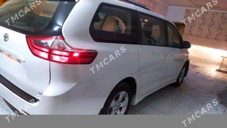 Toyota Sienna 2019 - 400 000 TMT - Мары - img 4