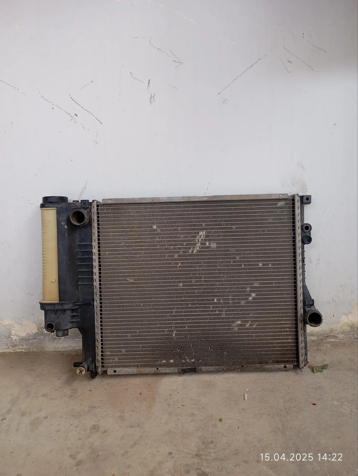 Radiyator E34 1 000 TMT - Балканабат - img 1