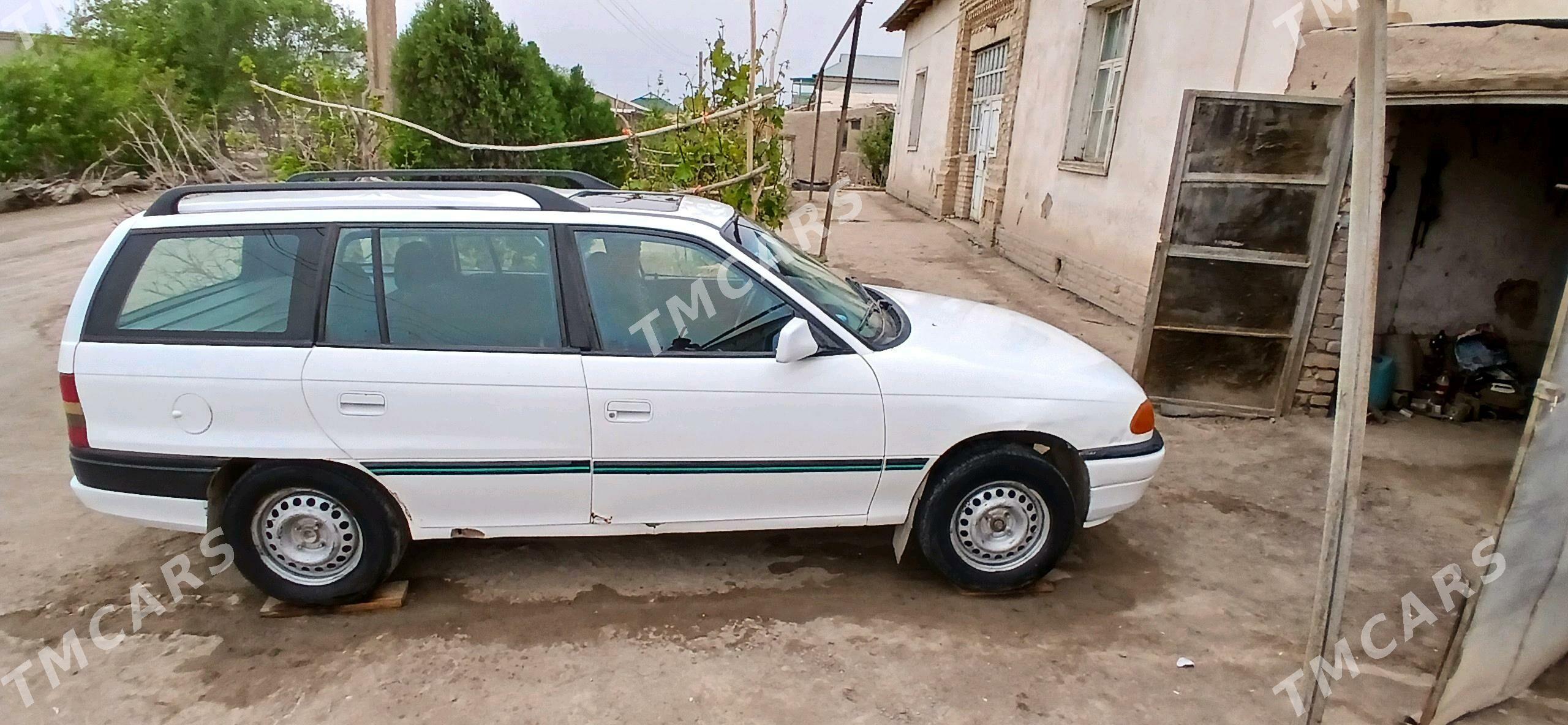 Opel Astra 1994 - 34 000 TMT - Гурбансолтан Едже - img 1