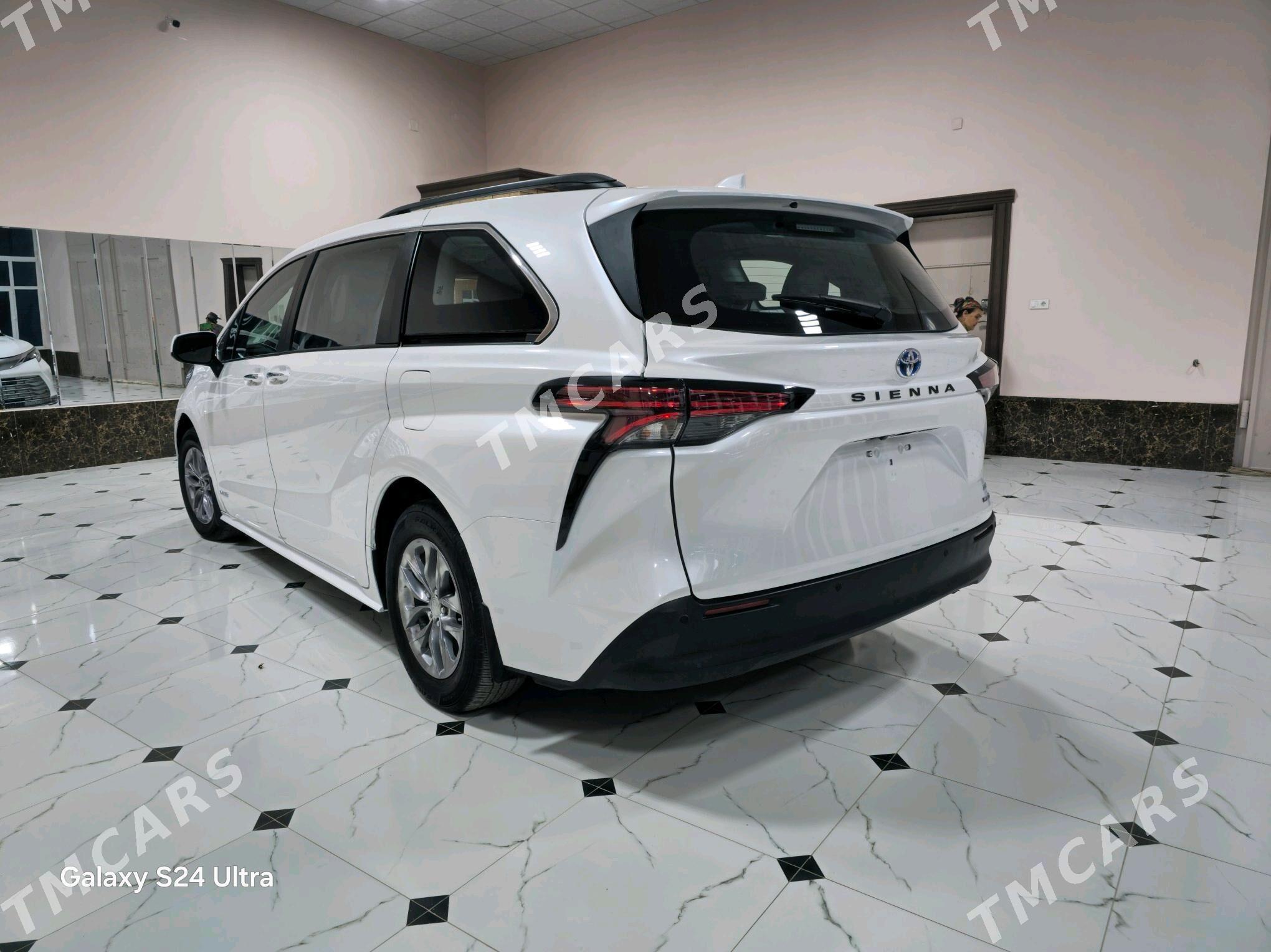 Toyota Sienna 2022 - 540 000 TMT - Дянев - img 6