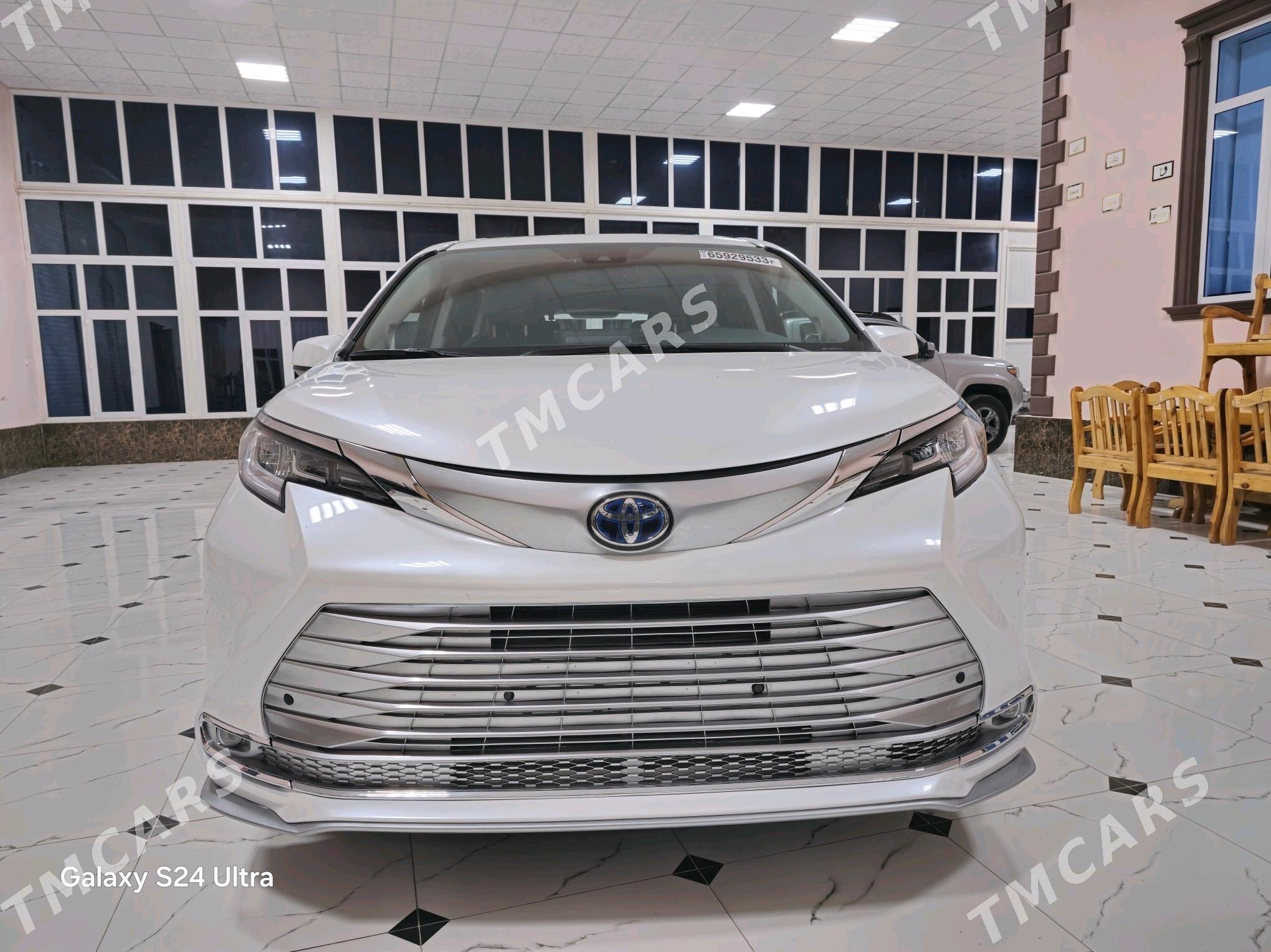 Toyota Sienna 2022 - 540 000 TMT - Дянев - img 7