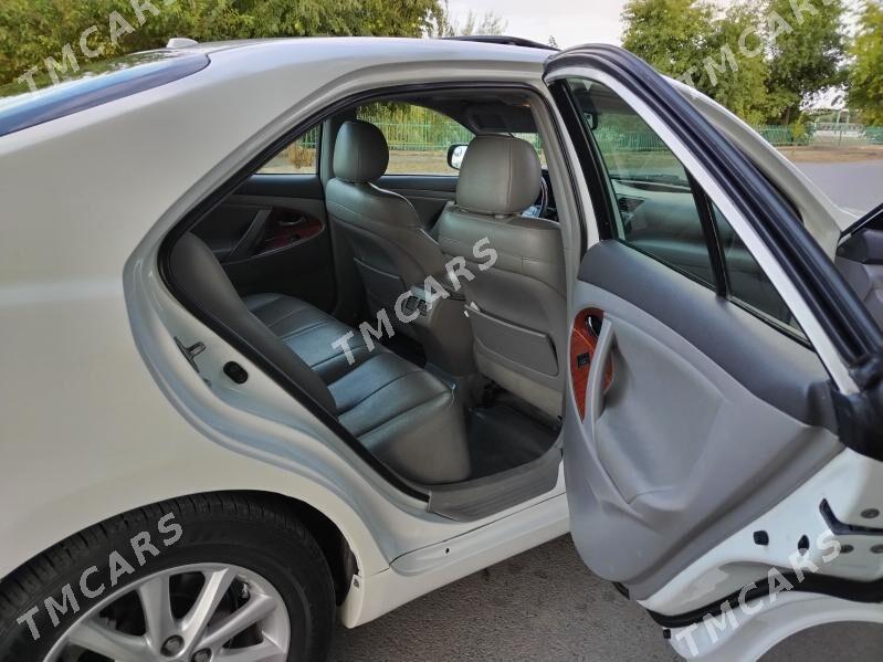 Toyota Camry 2010 - 220 000 TMT - Бедев - img 3